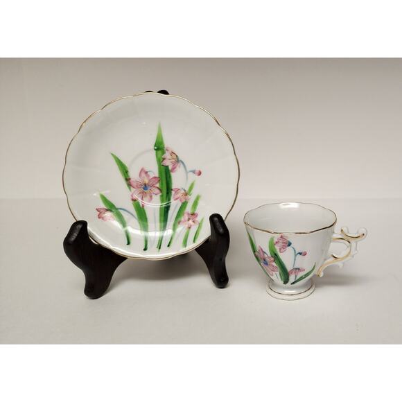 Vintage Lilies Demi Japan Fancy Handle Floral Porcelain Mini Teacup & Saucer - Picture 5 of 5